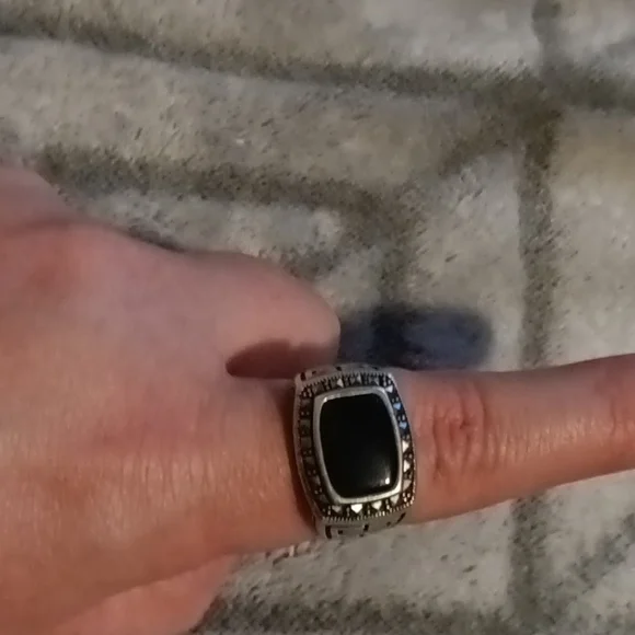 Stirling silver ring - Picture 3 of 4